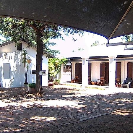 Kuru-Kuru Guesthouse Kuruman Exterior foto